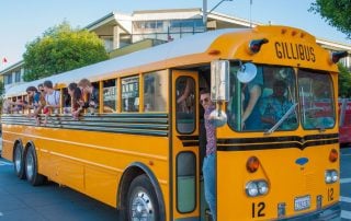 US Schoolbus als Partybus unterwegs